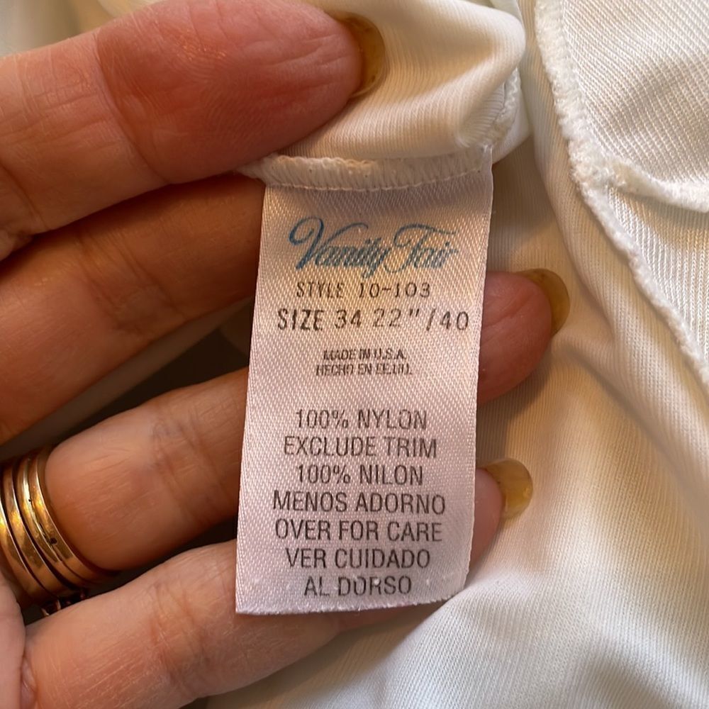 Vtg‎ Vanity Fair white nylon full slip with lace details - Picture 5 of 6